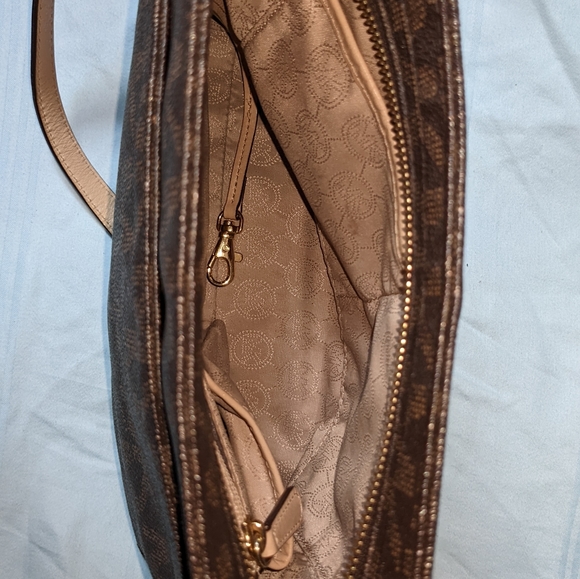 Michael Kors Jet Set Large Travel Logo Messenger Bag, Brown - Picture 7 of 10